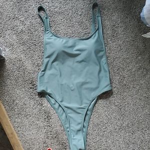 Swim suit size L (never worn)